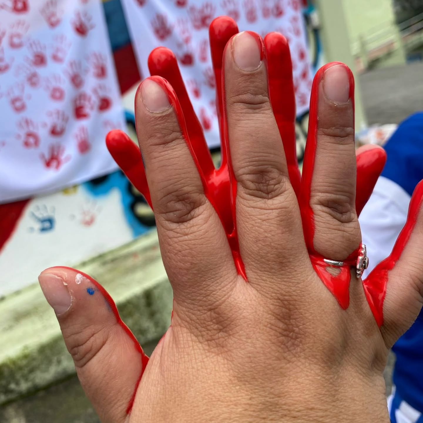 En el dia internacional de las manos rojas la jep reafirma su compromiso para qu